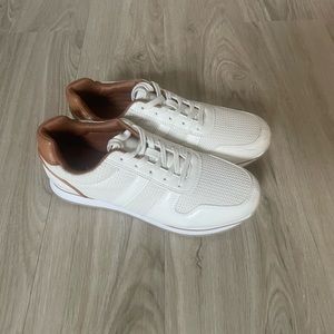 Banana Republic Factory White Sneakers, White/Cream, Size 9